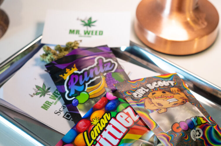 MR.WEED branded product bags and business cards